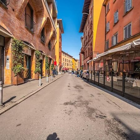 Apartamento Sotto Le Due Torri 5* Bolonia Exterior foto