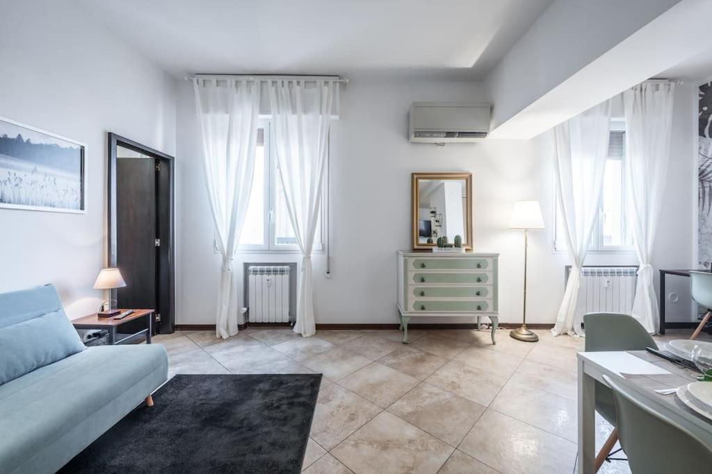 Apartamento Sotto Le Due Torri 5* Bolonia Exterior foto