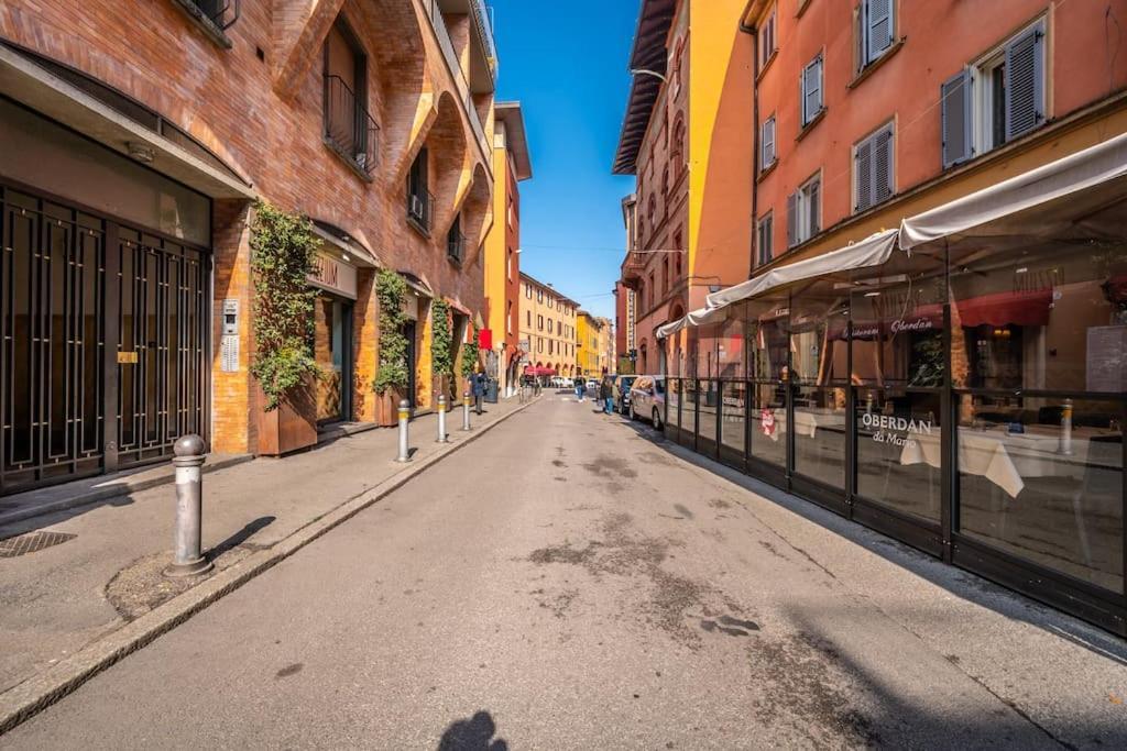 Apartamento Sotto Le Due Torri 5* Bolonia Exterior foto