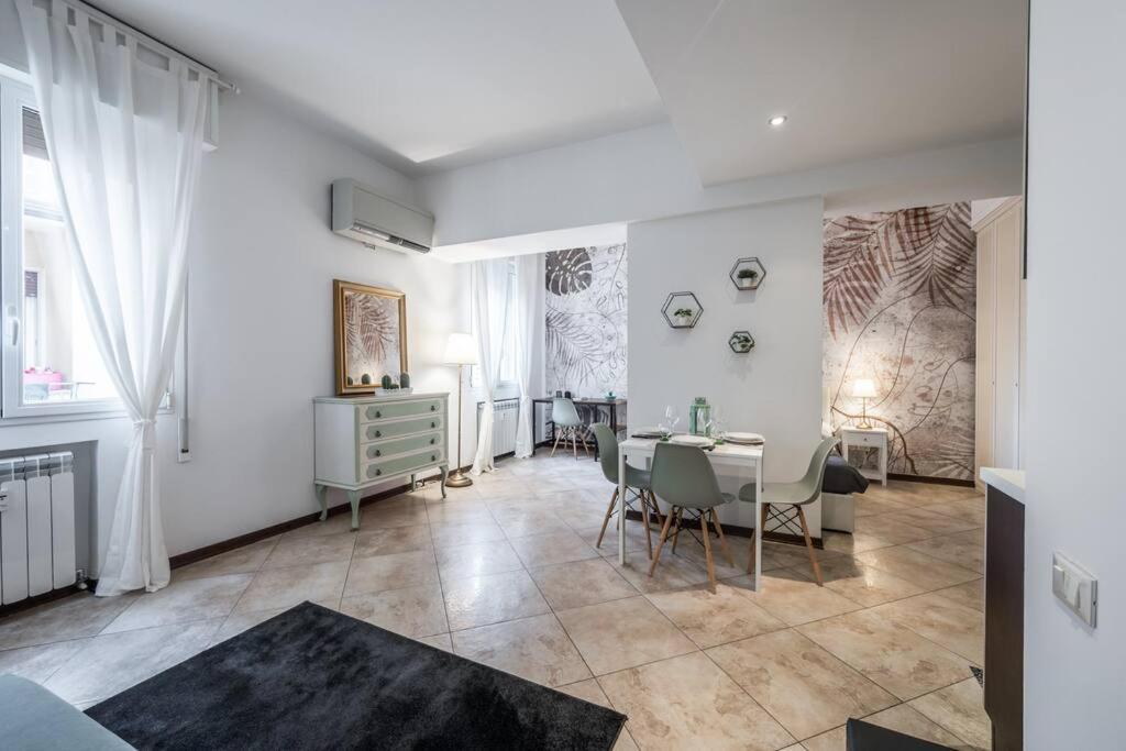 Apartamento Sotto Le Due Torri 5* Bolonia Exterior foto