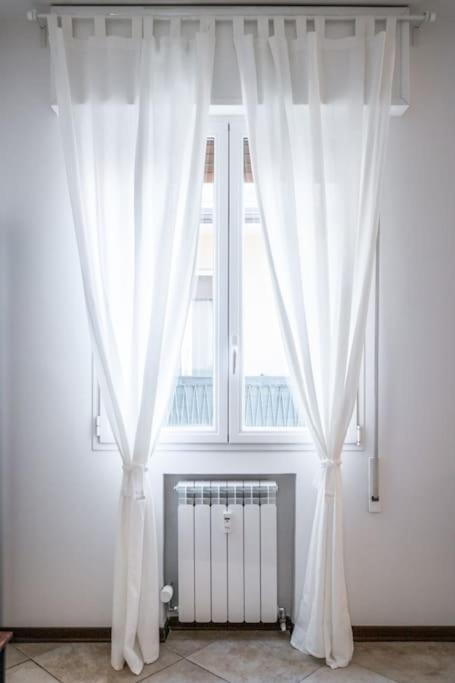 Apartamento Sotto Le Due Torri 5* Bolonia Exterior foto