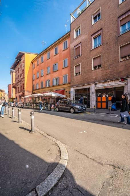 Apartamento Sotto Le Due Torri 5* Bolonia Exterior foto