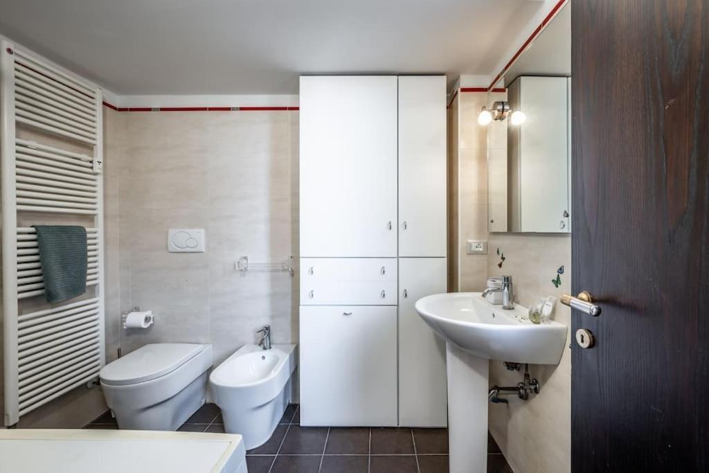 Apartamento Sotto Le Due Torri 5* Bolonia Exterior foto