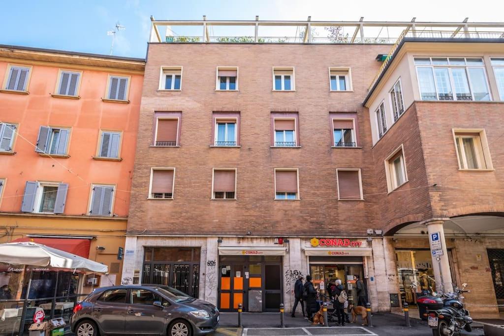 Apartamento Sotto Le Due Torri 5* Bolonia Exterior foto